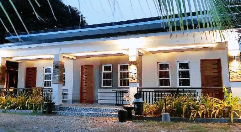 RICHVILLE LITTLE BORACAY GUEST HOUSE in Calatagan