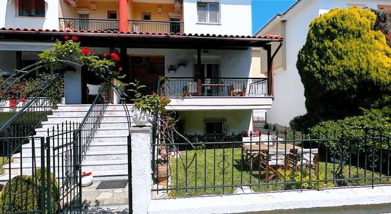House with 3 rooms for 6 persons in Sithonia