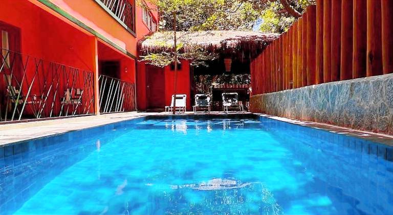 Rental apartment with pool, terrace & yard in Tibau do Sul