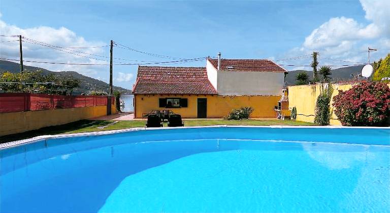 Vacation home with pool & patio — photo 3
