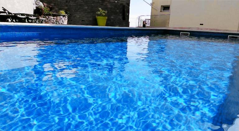 Vacation home with grill, terrace & pool in Funchal