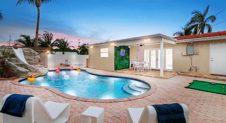 Villa with jacuzzi & pool — photo 4