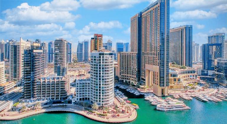 Chic Waterfront Living - Marina View — photo 4