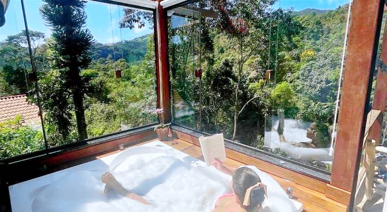 Lodge with patio, jacuzzi & garden | Pets allowed in Resende