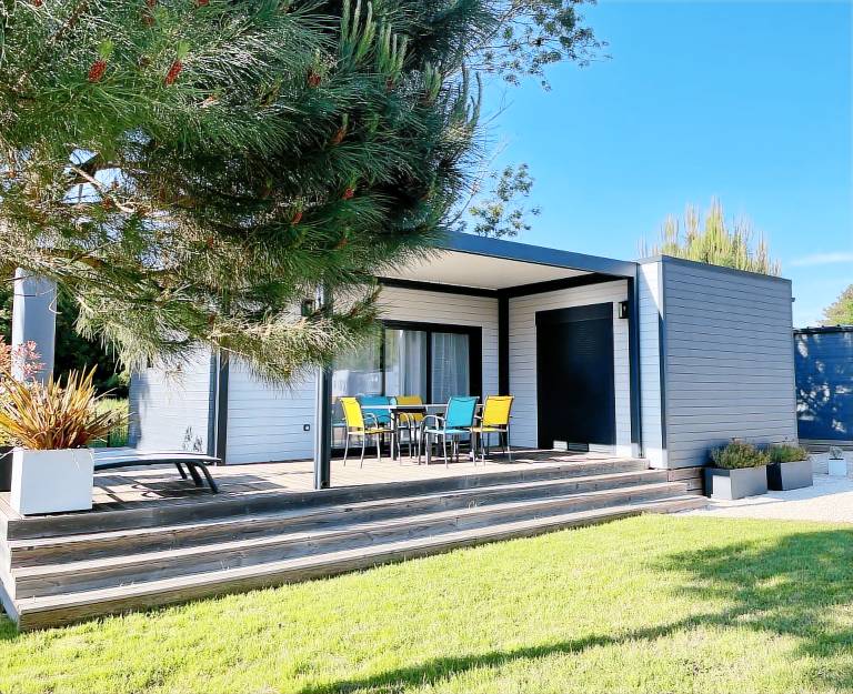 House with pool, yard & barbecue | Garden view — photo 2