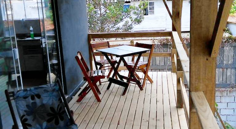 Rental apartment with patio & yard — photo 4