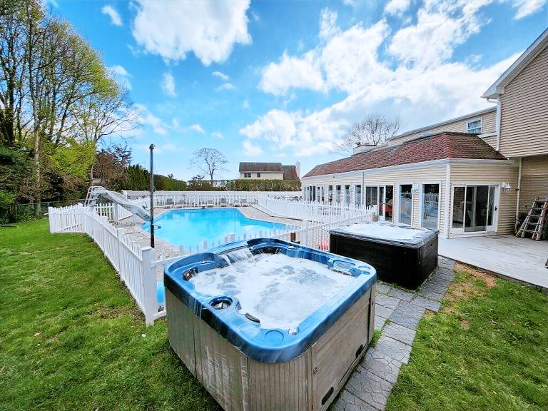 Villa East Patchogue