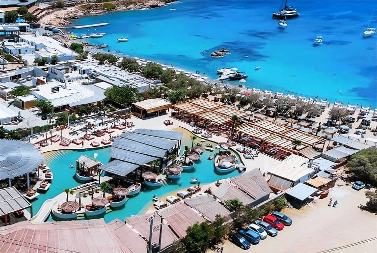 Children-friendly charming villa with hot tub, patio & private pool | Perfect for remote work | Pet-friendly in Mykonos