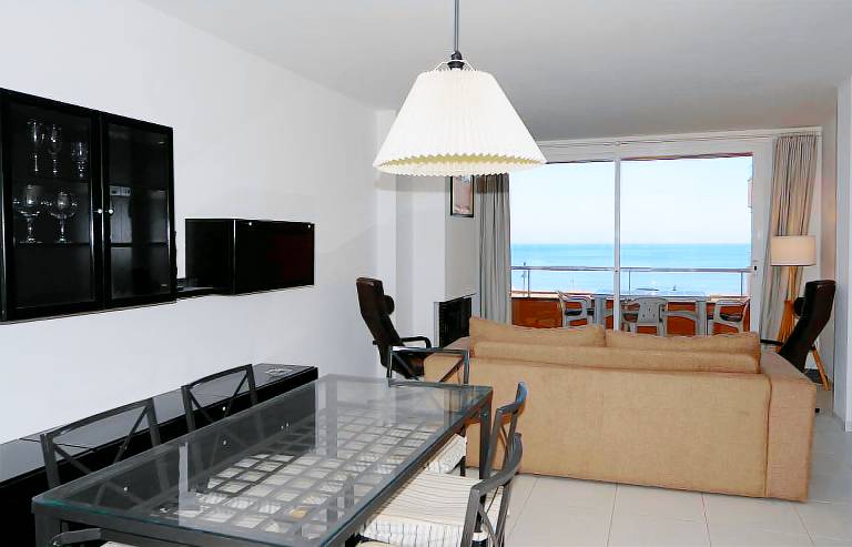 Fully equipped rental apartment with pool & terrace | Close to the beach | Pets are welcome — photo 5