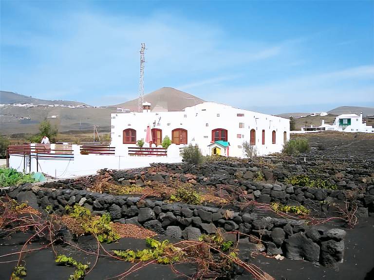 Villa with private pool, patio & yard | Suitable for remote work in Tías