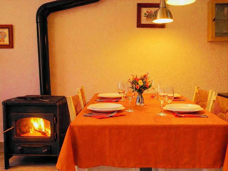 Fully equipped villa with yard, BBQ & pool | Pets allowed — photo 3