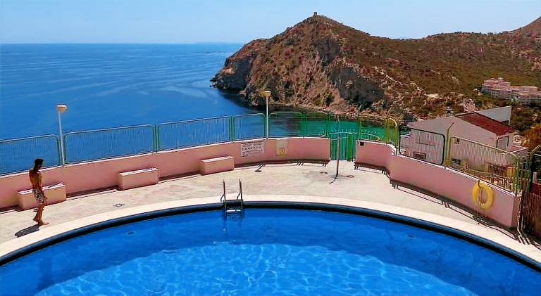 Apartment with private pool & terrace — photo 3