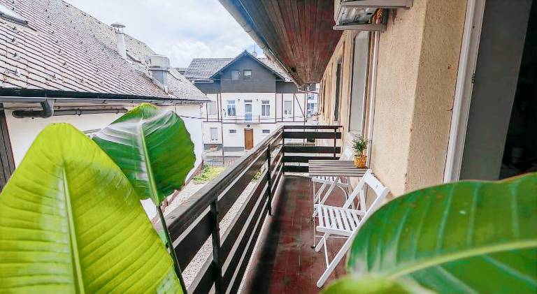 Apartment with patio & garden — photo 2