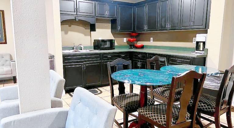 Country Hearth Inn & Suites Augusta — photo 3
