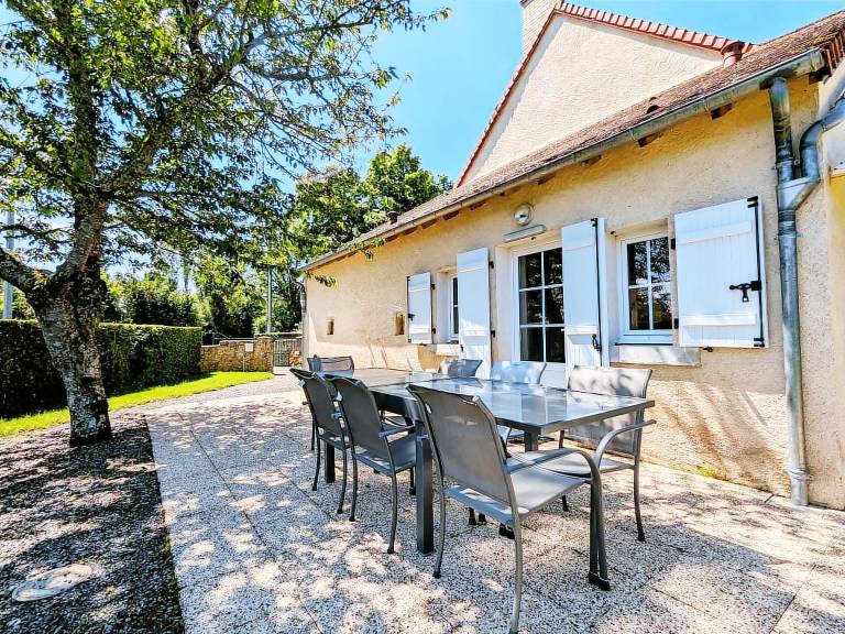 Cottage with barbeque & yard — photo 4
