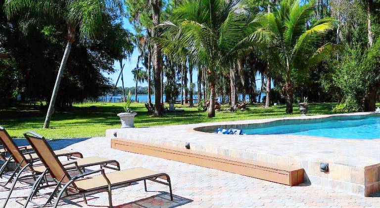 Holiday apartment with pool in Sebring, FL