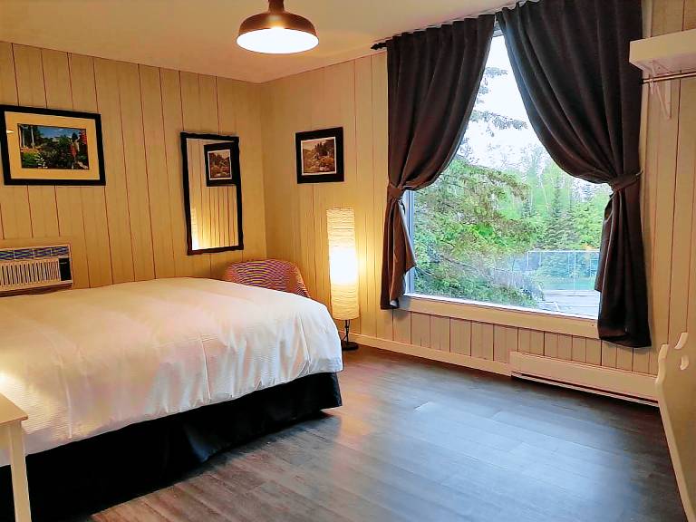 Hotel Far Hills in Val David, QC