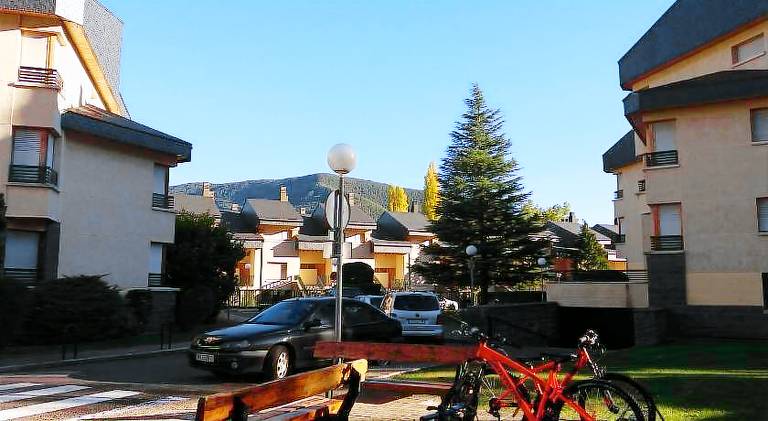 Holiday apartment with pool in Huesca