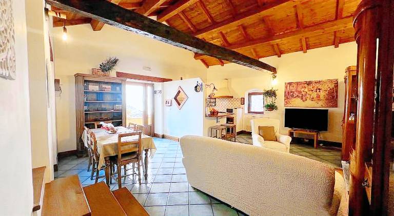 Holiday apartment with barbecue & terrace — photo 2