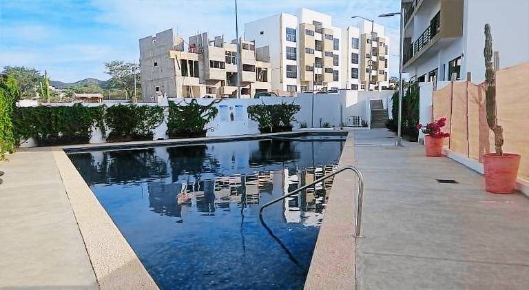 Apartment with pool — photo 4