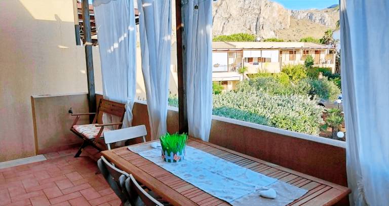 Pleasant vacation home with barbecue & terrace | Mountain view | Close to the beach | Dogs allowed — photo 2
