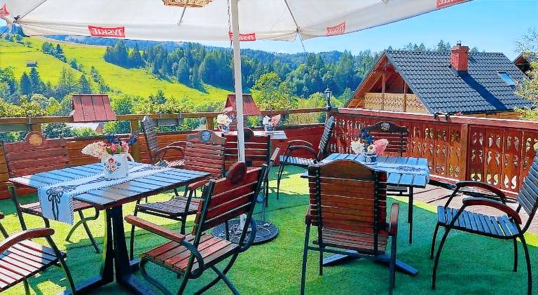 Holiday apartment with terrace, pool & garden — photo 4