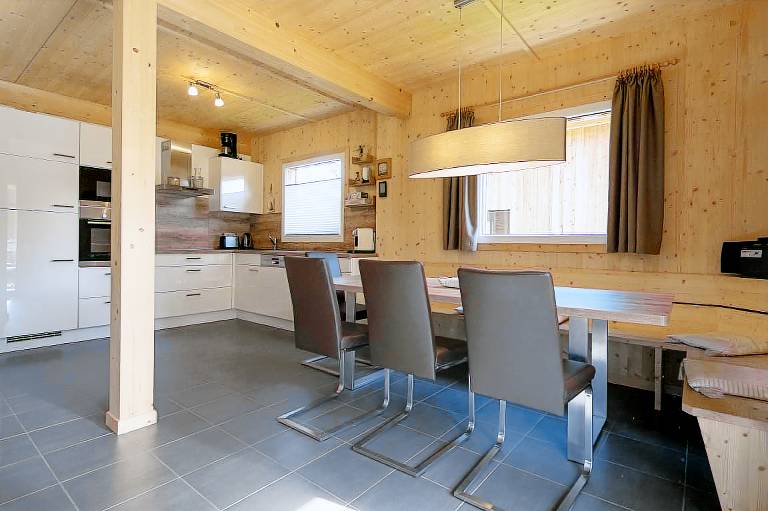 Chalet with jacuzzi & sauna — photo 2