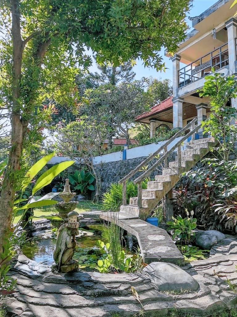Child-friendly villa with yard, patio & private pool | Suitable for remote work | Pet-friendly — photo 5
