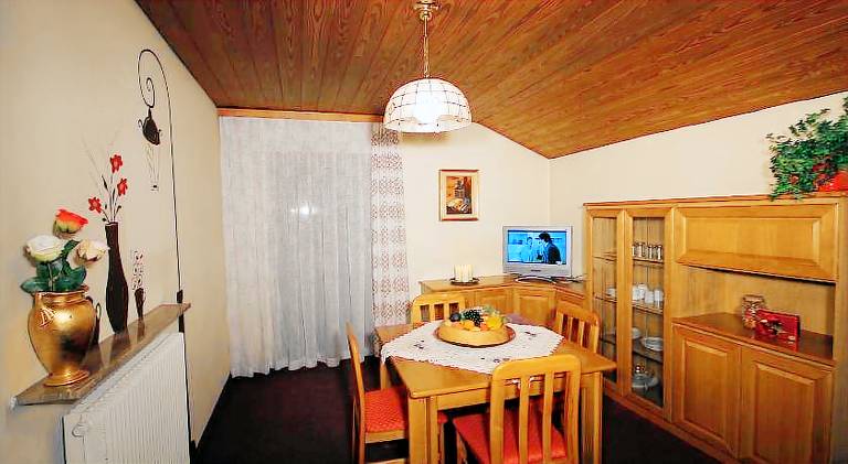 Serviced apartment with garden — photo 4