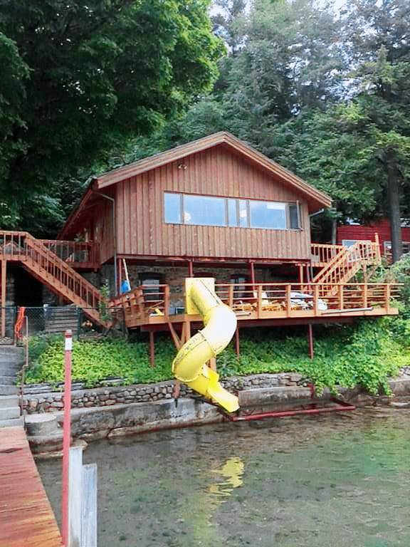 Cabin Ticonderoga