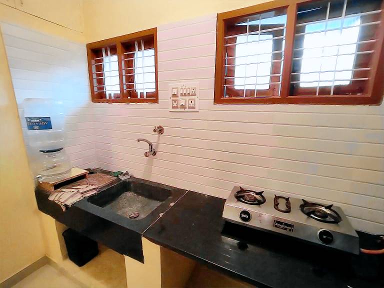 Villa with 2 rooms for 5 persons — photo 5