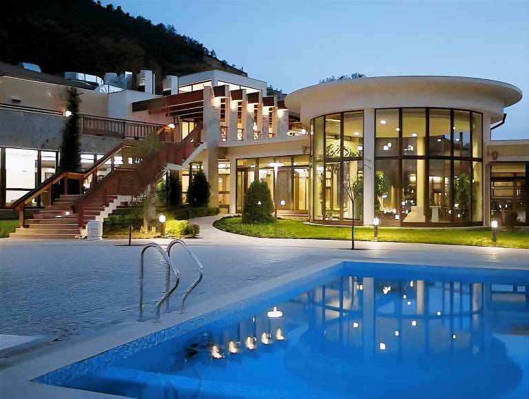 Pirin Park Hotel in Sandanski