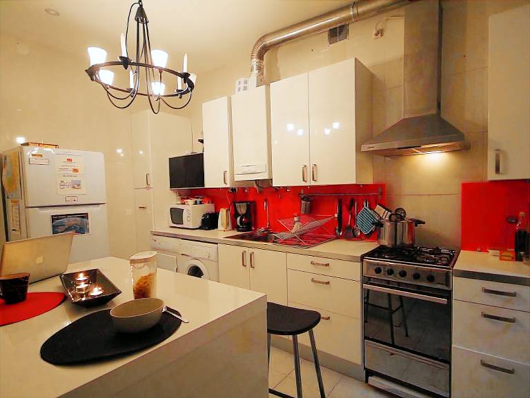 Apartment with patio, yard & BBQ | Next to São Jorge Castle — photo 5