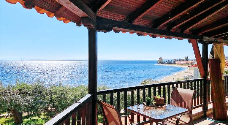 Vacation home with terrace, garden & grill in Sithonia
