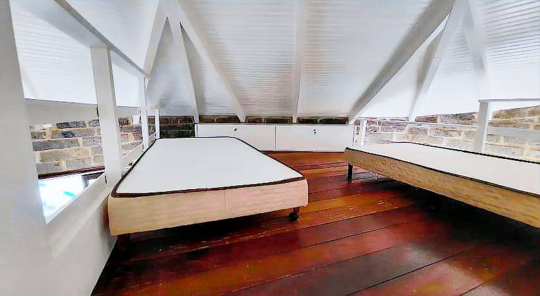 House with pool — photo 2