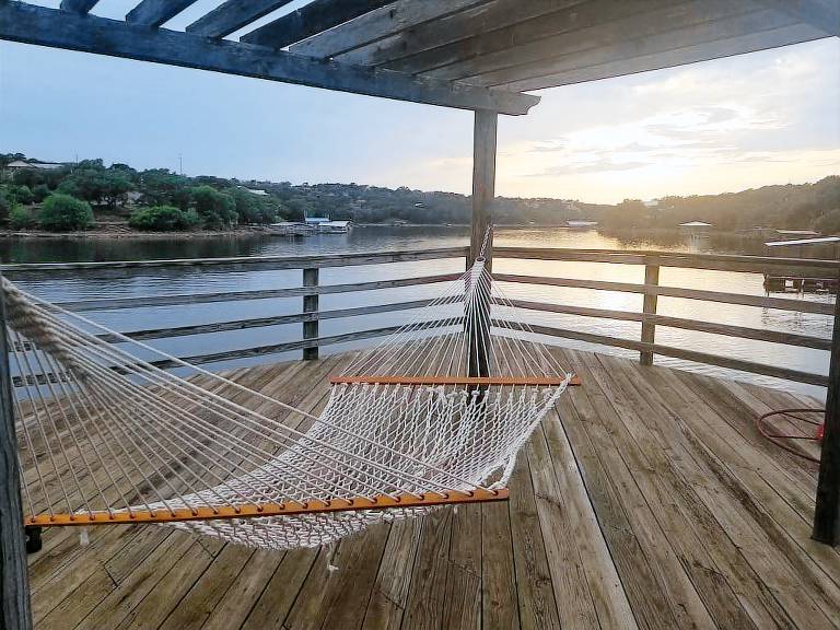 House Lake Buchanan