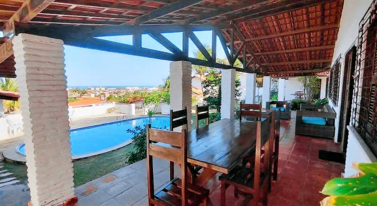 Vacation home with pool — photo 3