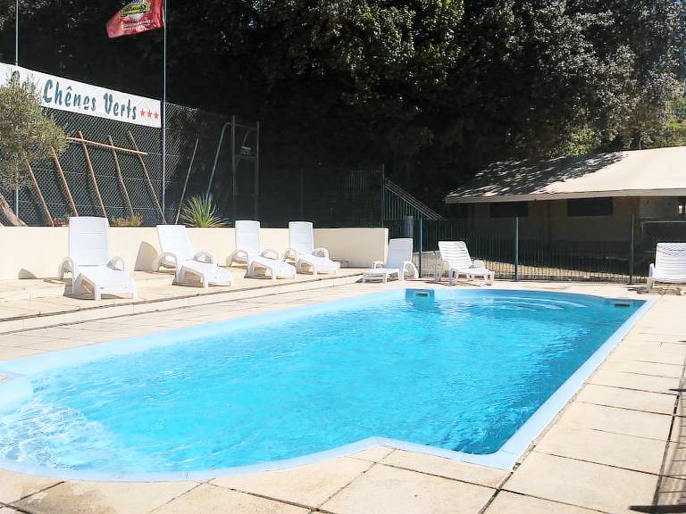 Nice mobile home with pool & terrace | Pets are welcome in Rochefort