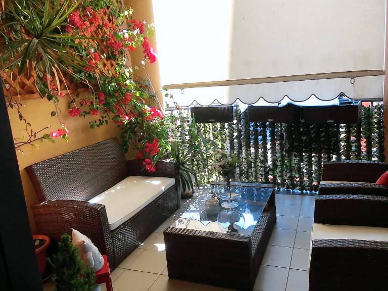 Holiday apartment with patio | City view | Perfect for remote work — photo 2