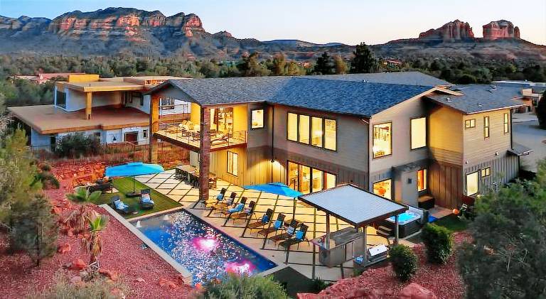 Vacation home with jacuzzi & pool in Sedona, AZ