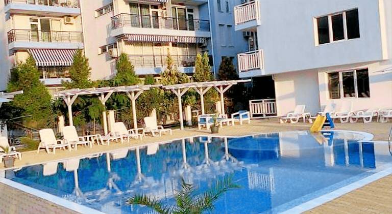 Holiday apartment with pool — photo 3