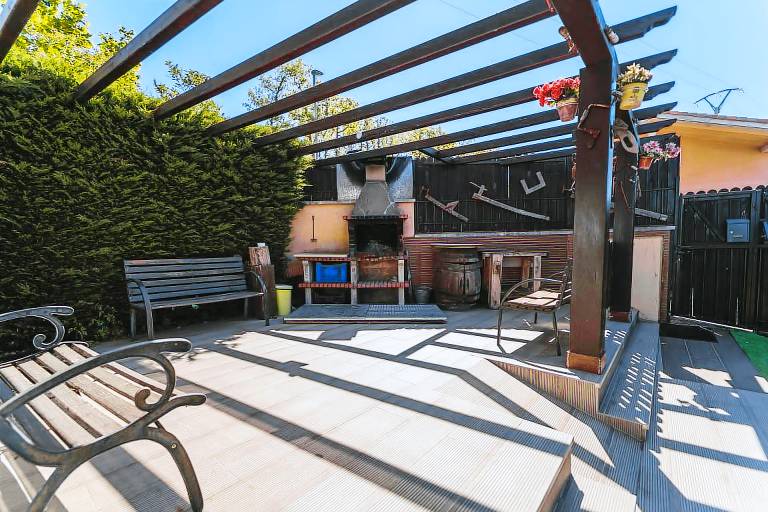 Rental apartment with garden, private pool & barbecue — photo 4