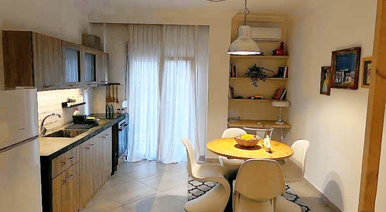 Apartment with patio — photo 3