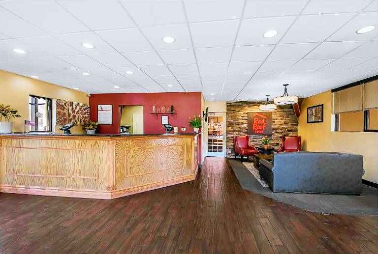Red Roof Inn & Suites Newark - University — photo 2