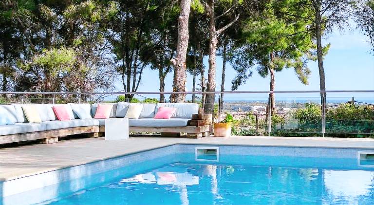 Rental apartment with terrace, garden & pool — photo 5