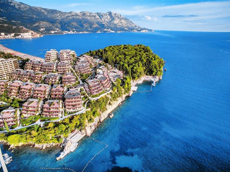 Dukley Hotel Resort in Budva
