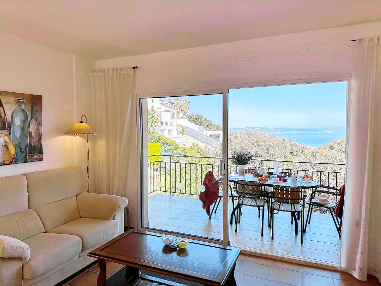 House with pool, barbecue & yard | Mountain view in Begur