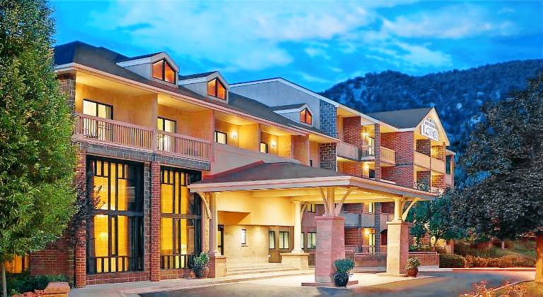 Glenwood Hot Springs Resort