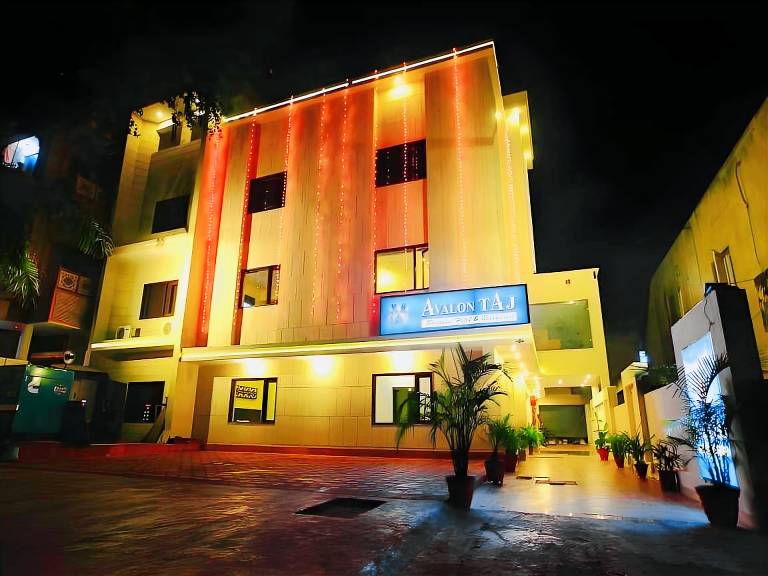 Hotel Avalon Taj in Agra