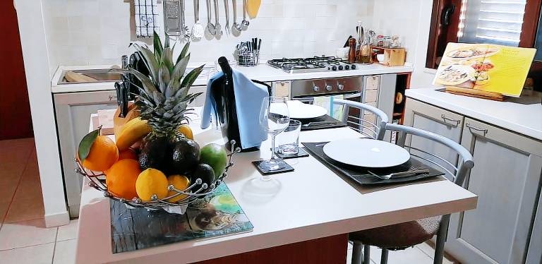 Family-oriented ample villa with garden, barbeque & terrace | City view | Pets allowed — photo 5